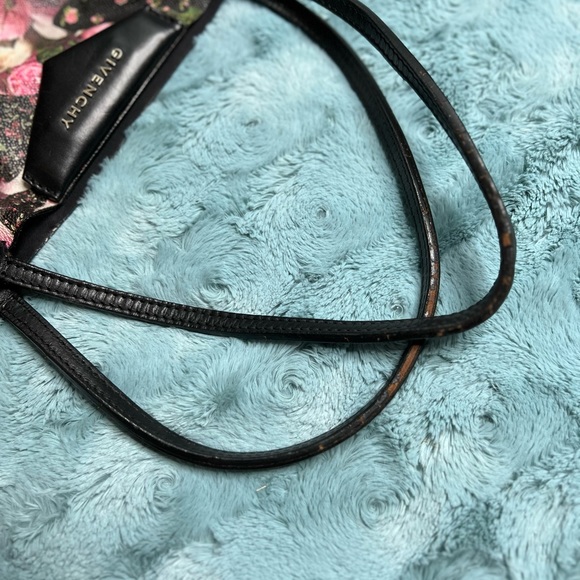 GIVENCHY COATED CANVAS TOTE BAG - Picture 8 of 15